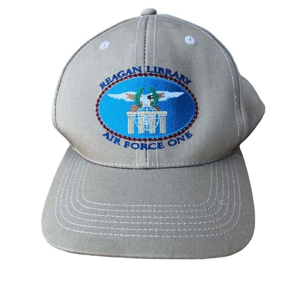 Vintage 80s “Regan Library Air Force One” Snap back hat/cap. Embroidered logo